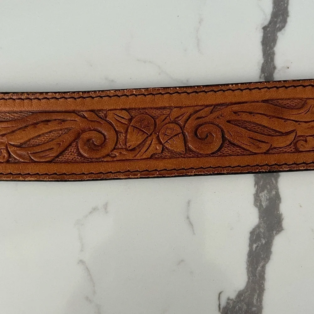 Vintage Silver Creek Collection 100% Leather Tooled Scroll Western Belt USA